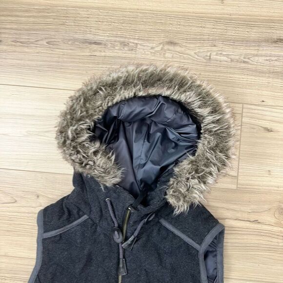 prAna Women's Gray Quilted Hooded Vest Size M Casual Sleeveless - Picture 3 of 9